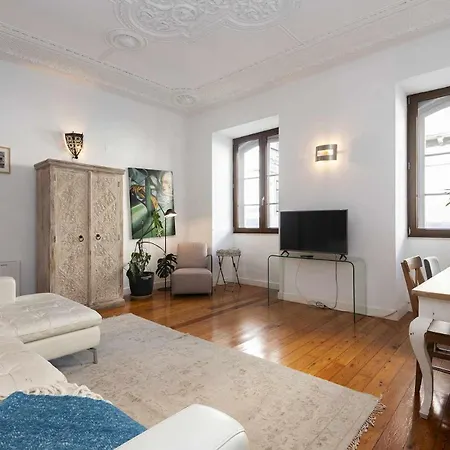 Pombalino Design Em Baixachiado Apartmán *