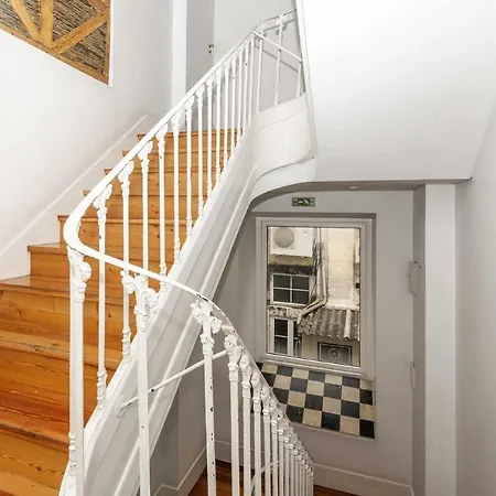 Pombalino Design Em Baixachiado